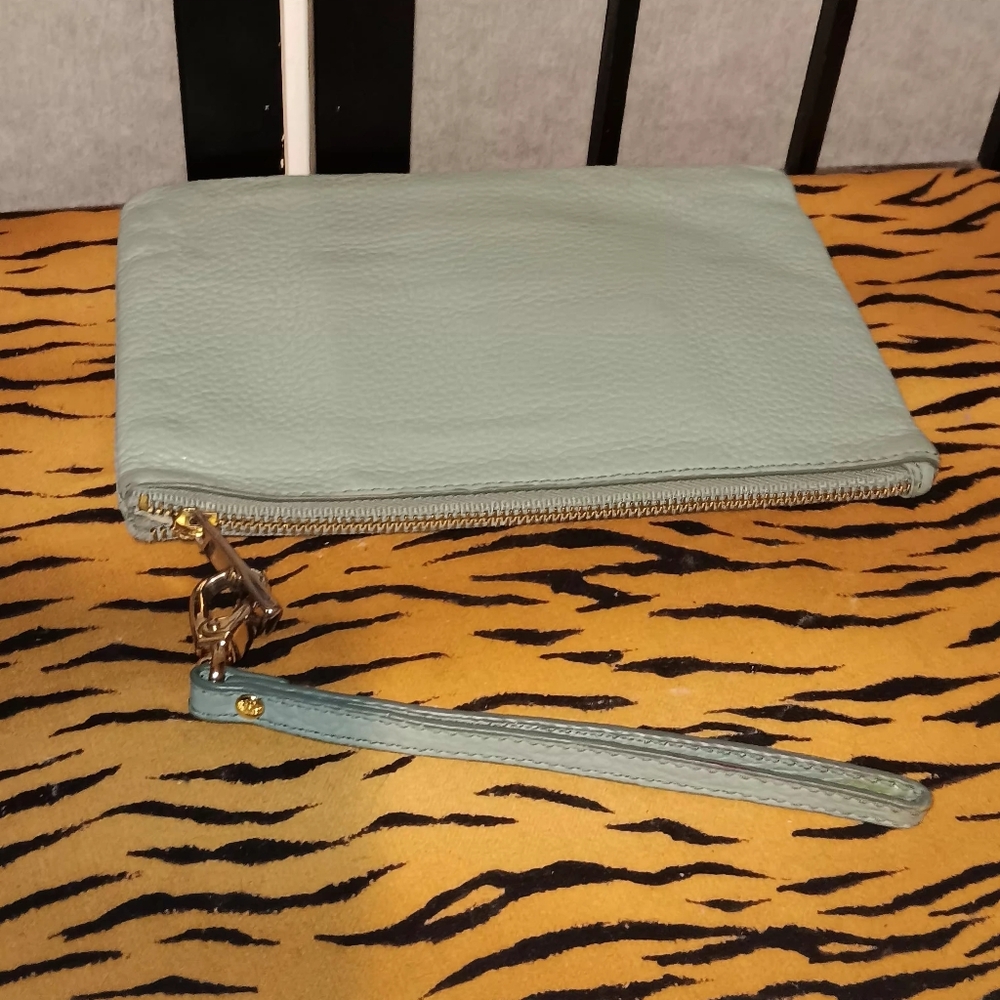 Fossil Pebbled Leather Wristlet Clutch - Picture 2 of 6